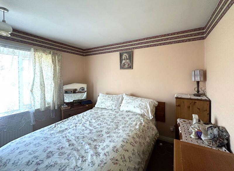 House in Oxford, Blackbird Leys - More