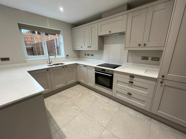 House in Dudley - View 5
