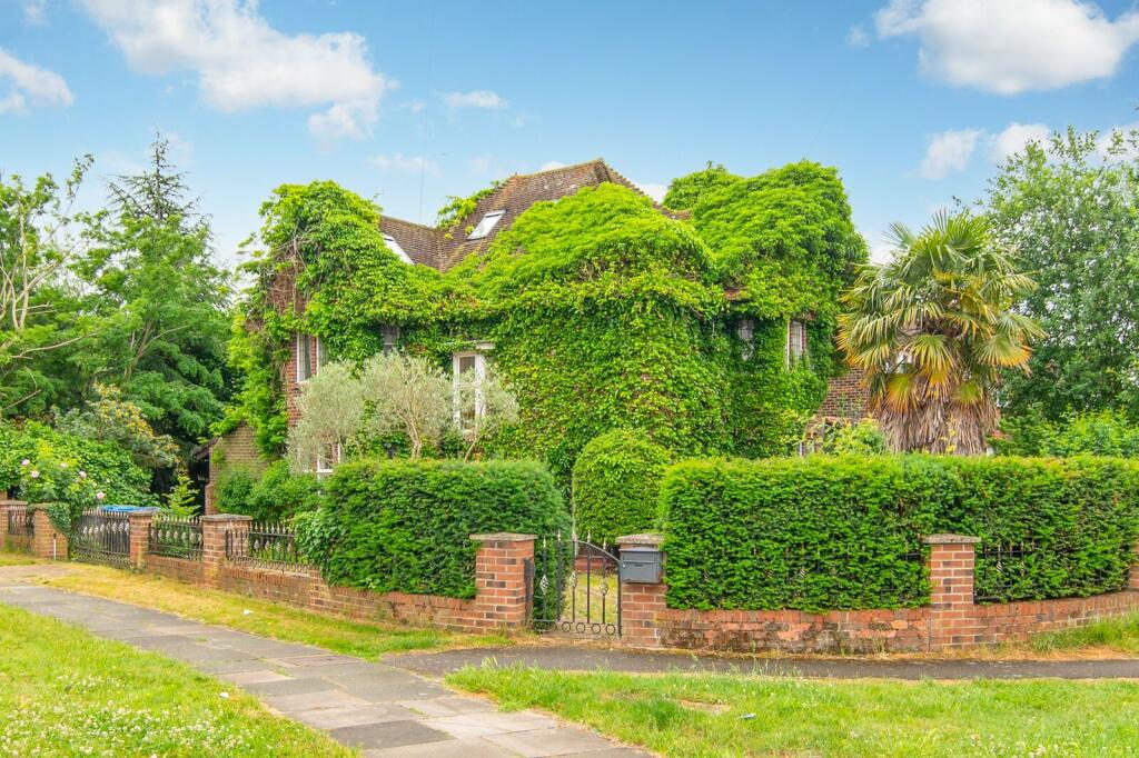 Main image of property: Salmon Street, Kingsbury, London, NW9