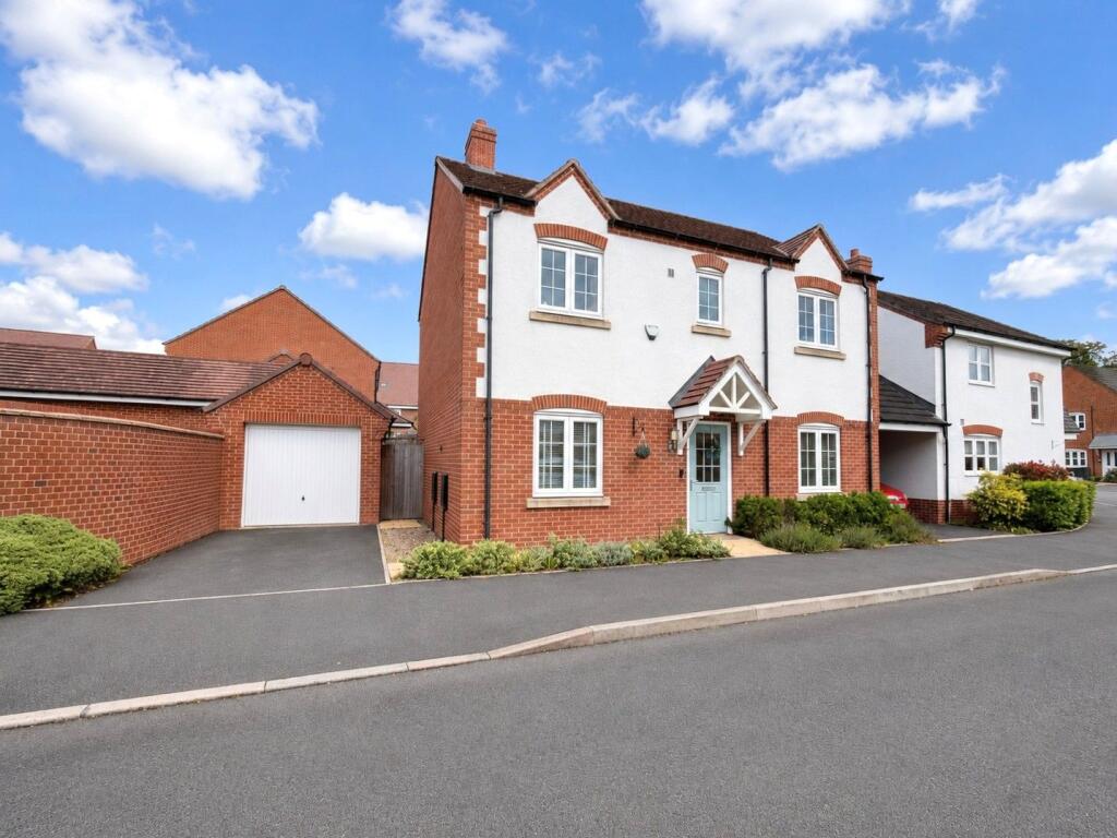 Main image of property: Burnham Road, Wythall, B47 6AT