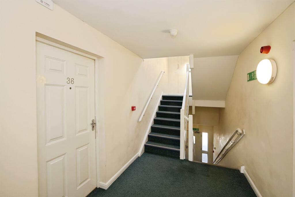 Apartment in Swindon - View 2