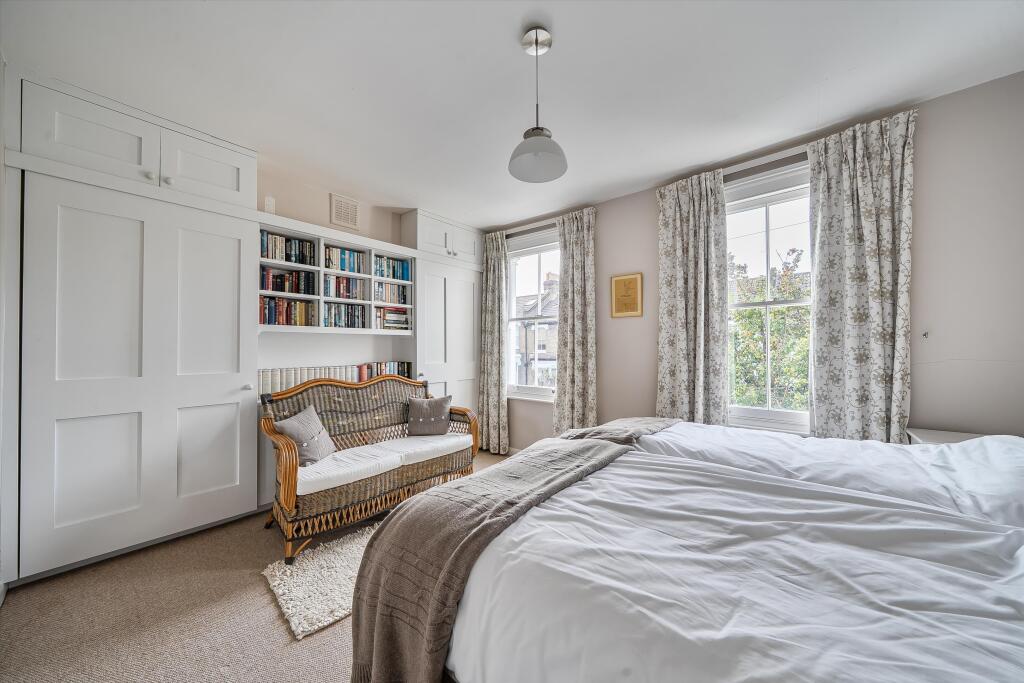 House in London - View 3
