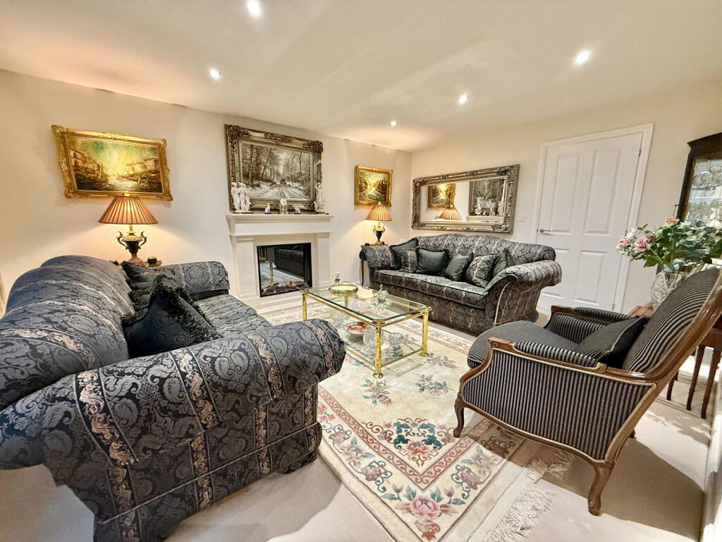 Woodnook Place, Burley In Wharfedale, LS29 7TY photo 3