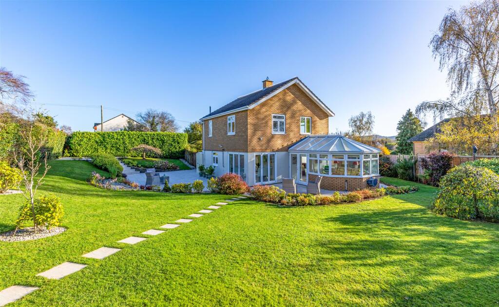 4-bed detached on Whitestone, Hereford, £509,000