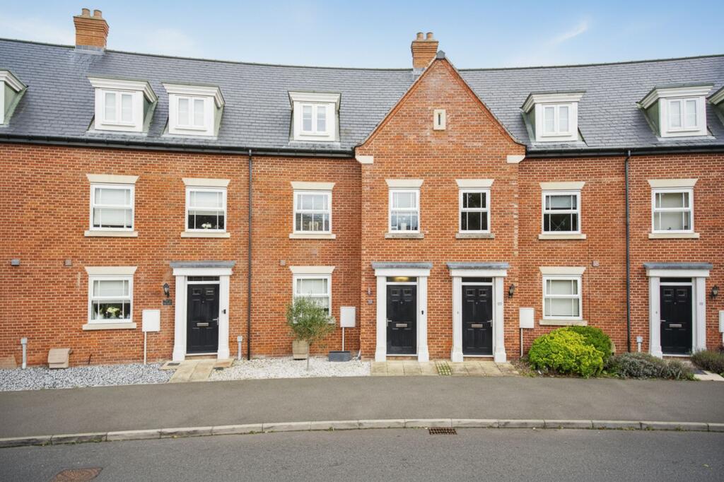 3-bed house on The Ridings, Poringland, Norwich, £315,000