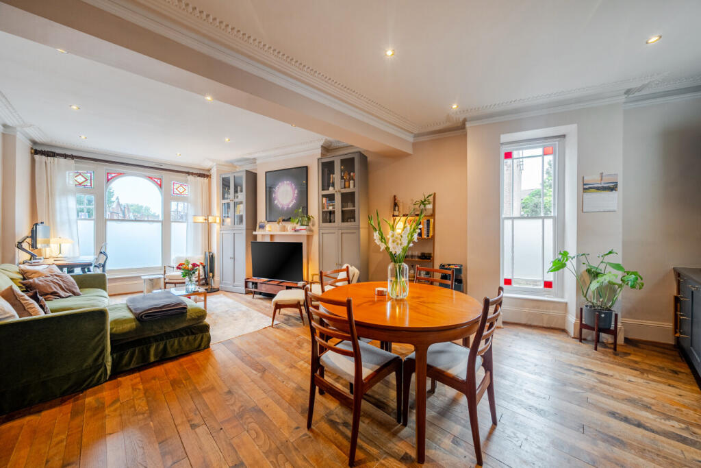 Apartment in London - More