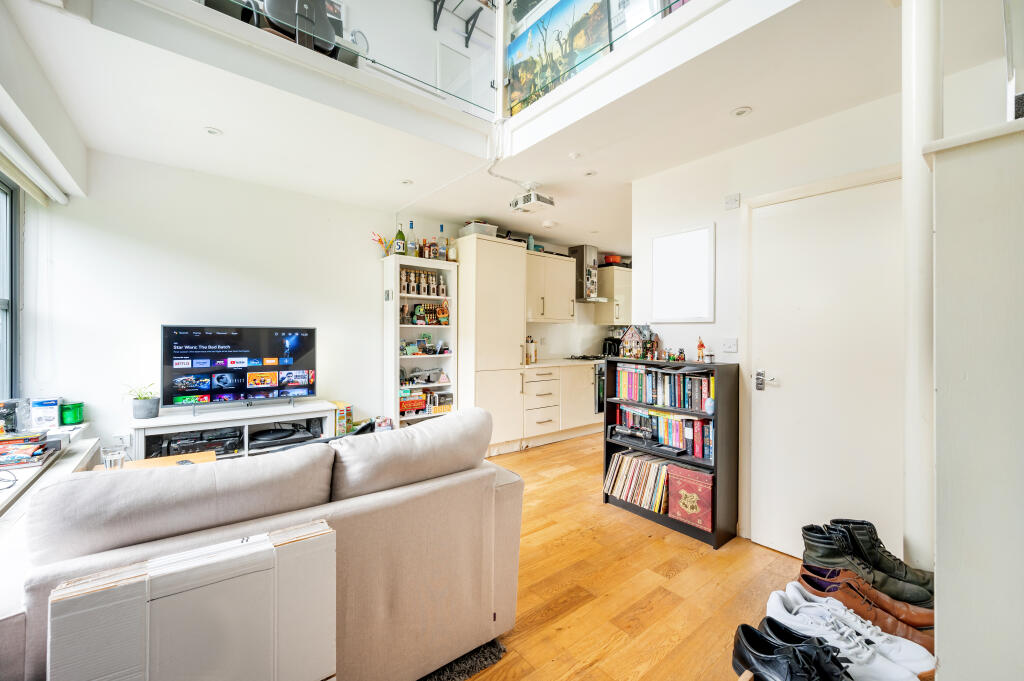 Main image of property: Cinnamon Mews, Palmers Green, N13