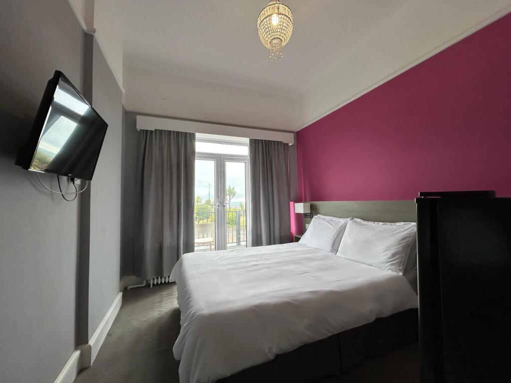 Apartment in Bournemouth, Lansdowne - View 3