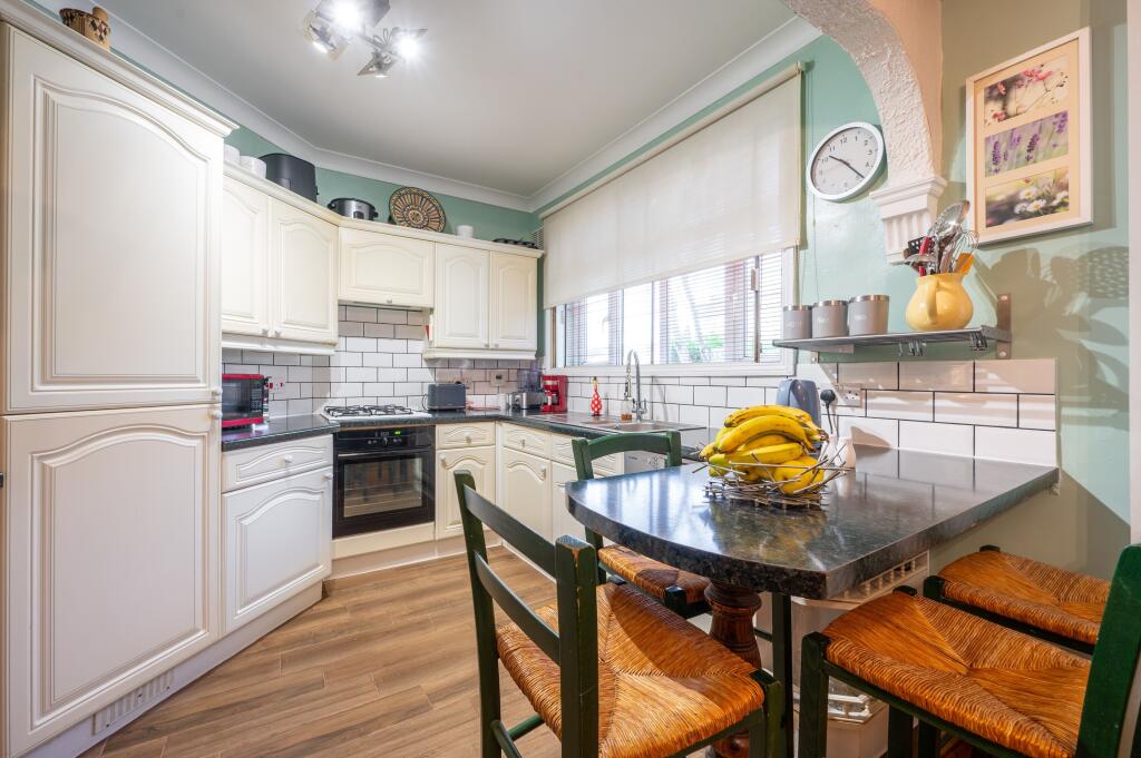 Apartment in London - View 5