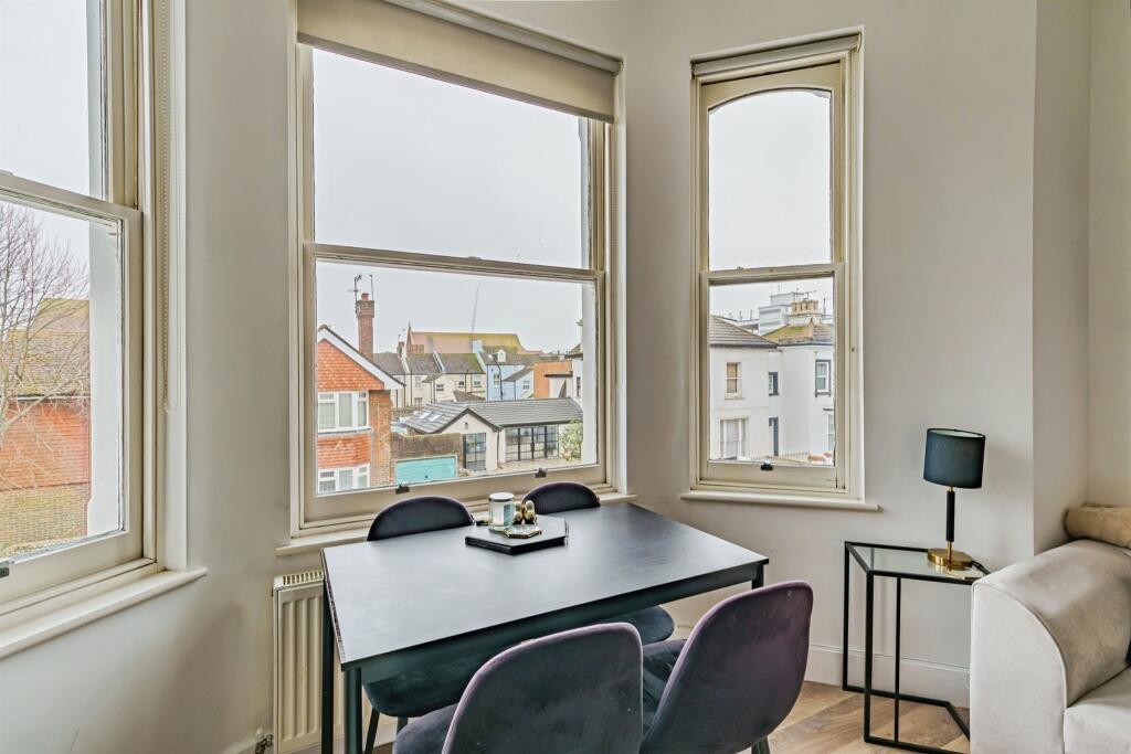 Apartment in Worthing, Broadwater - View 5
