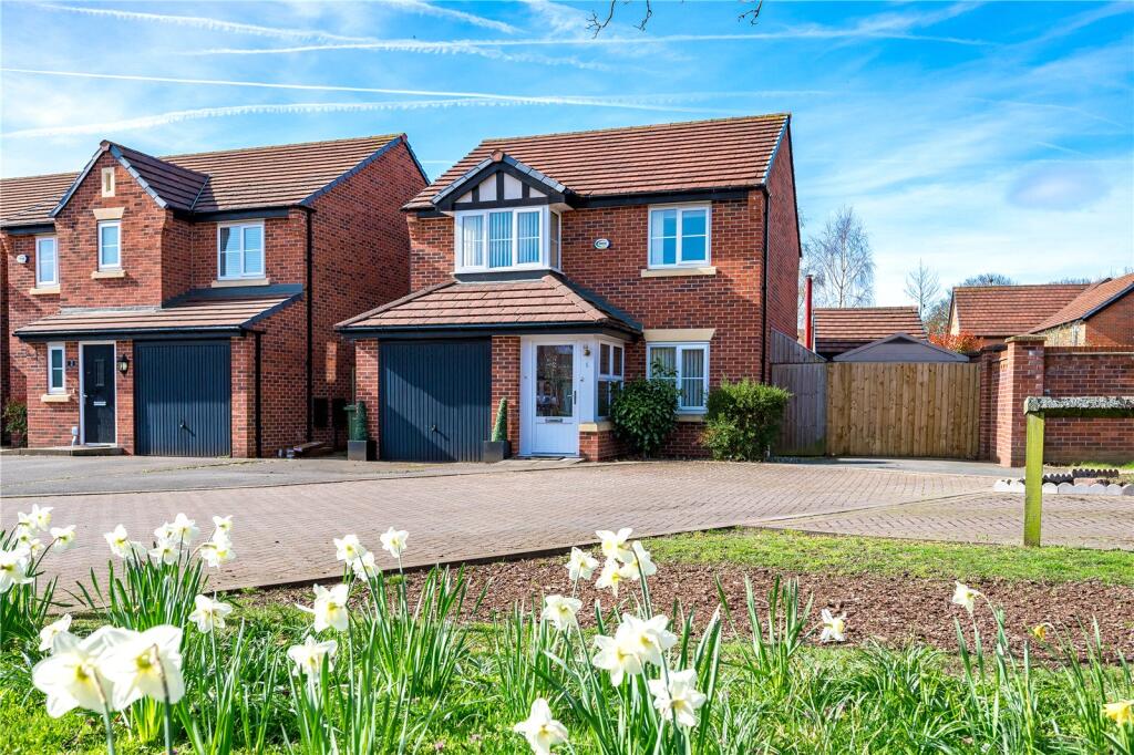 3-bed detached on Under Hill Close, Ainsdale, Merseyside, PR8, £330,000