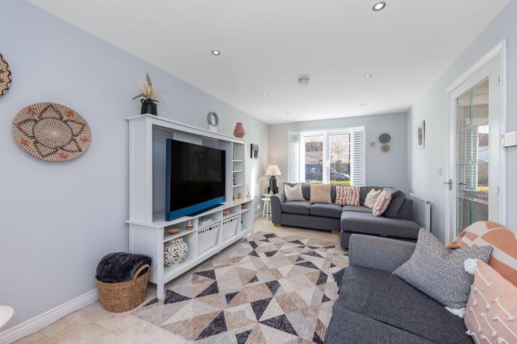 House in Bilston, Damhead - View 2