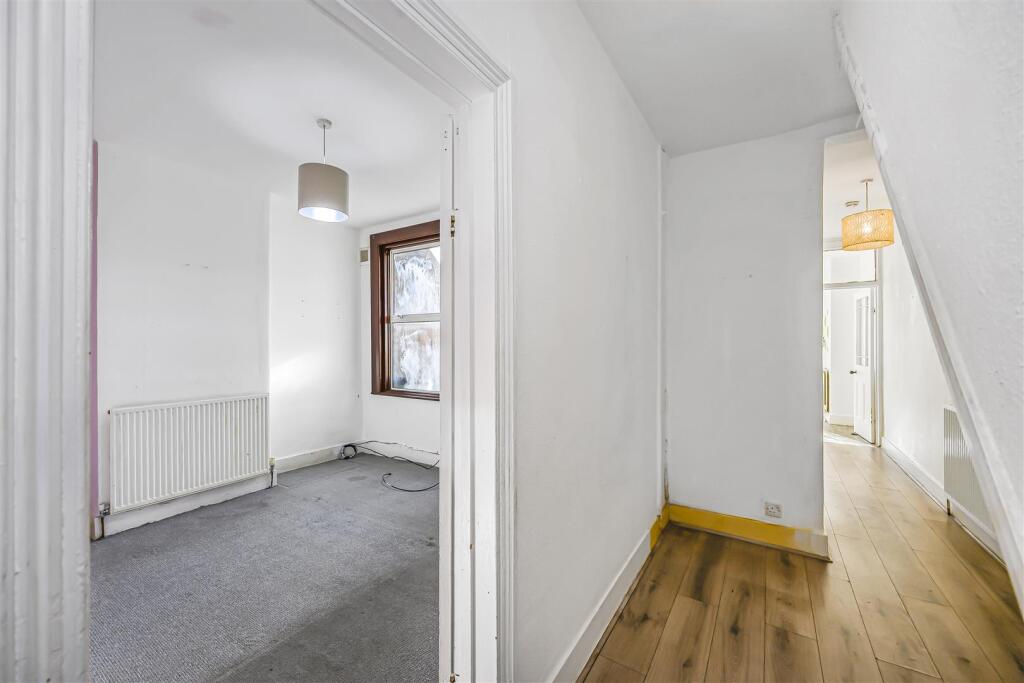 Apartment in London - View 2