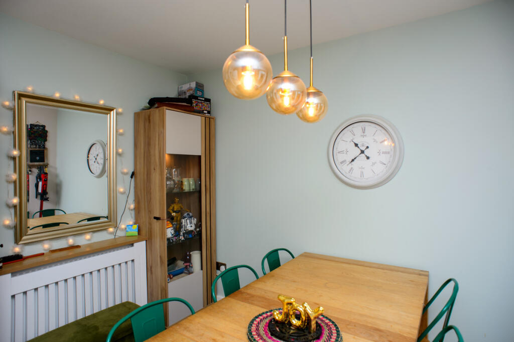 House in Tunbridge Wells, Paddock Wood - More