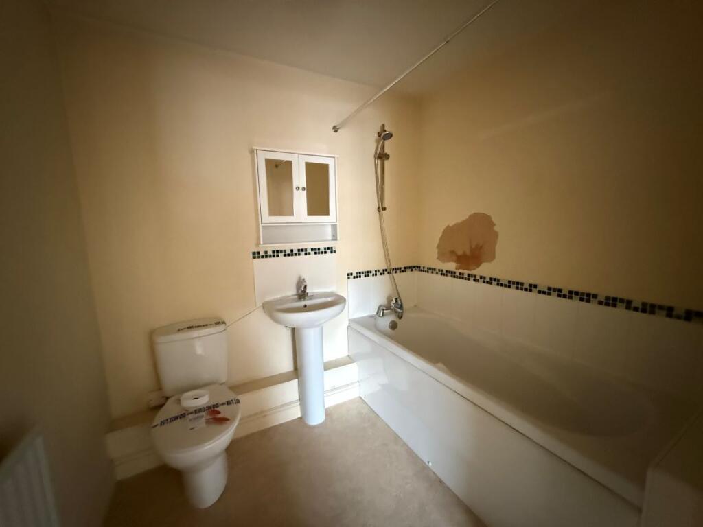Apartment in Wigan - More