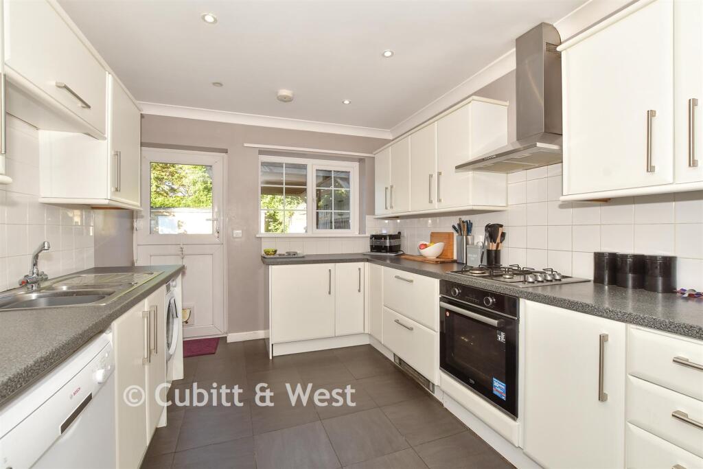 The Close, Ashington, Pulborough, West Sussex photo 4