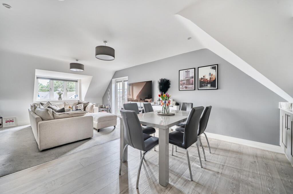 Apartment in Binfield, Amen Corner (North), Temple Park - View 3