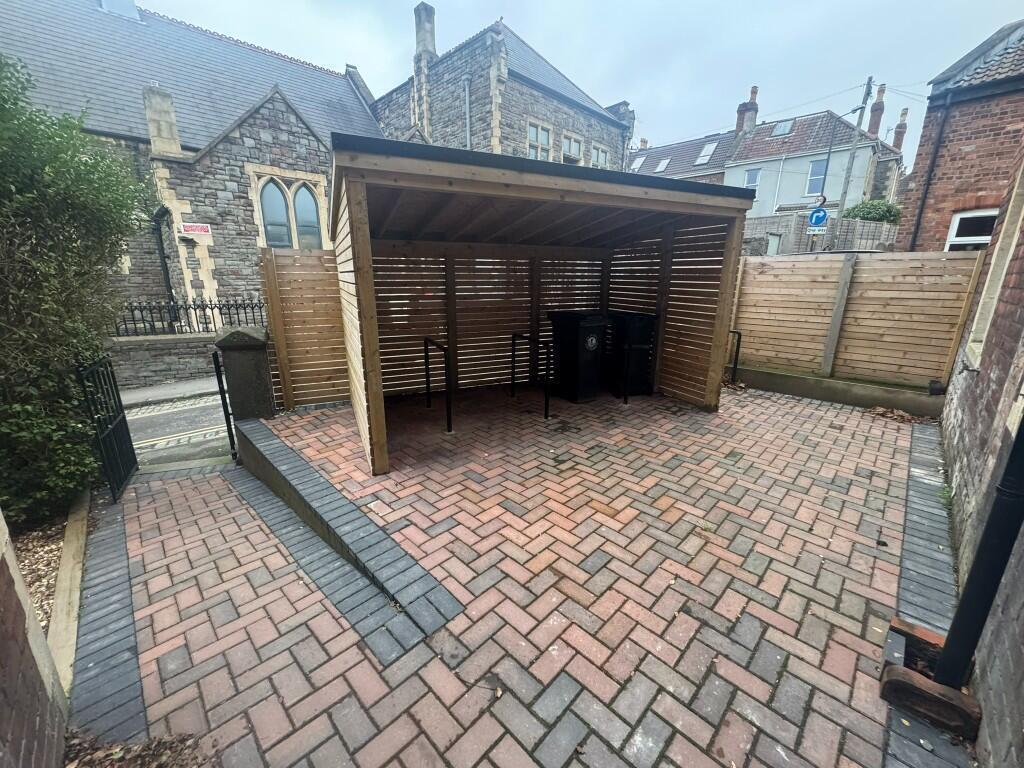1 bedroom house share for rent