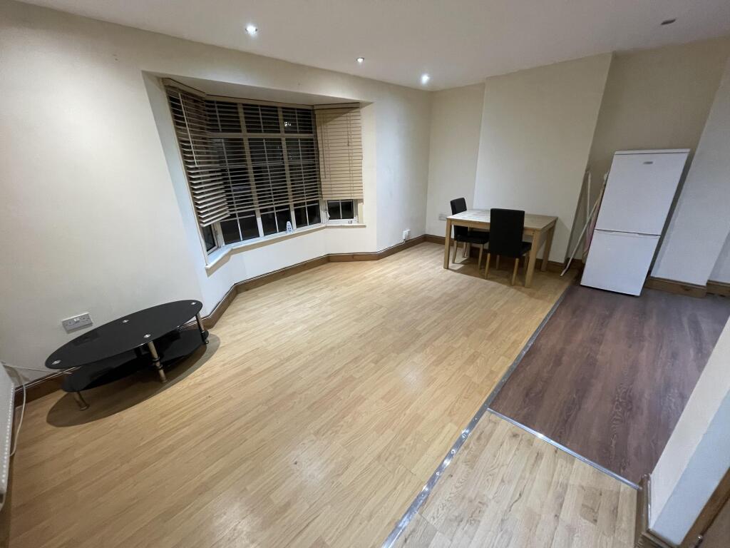 Apartment in Cardiff - More