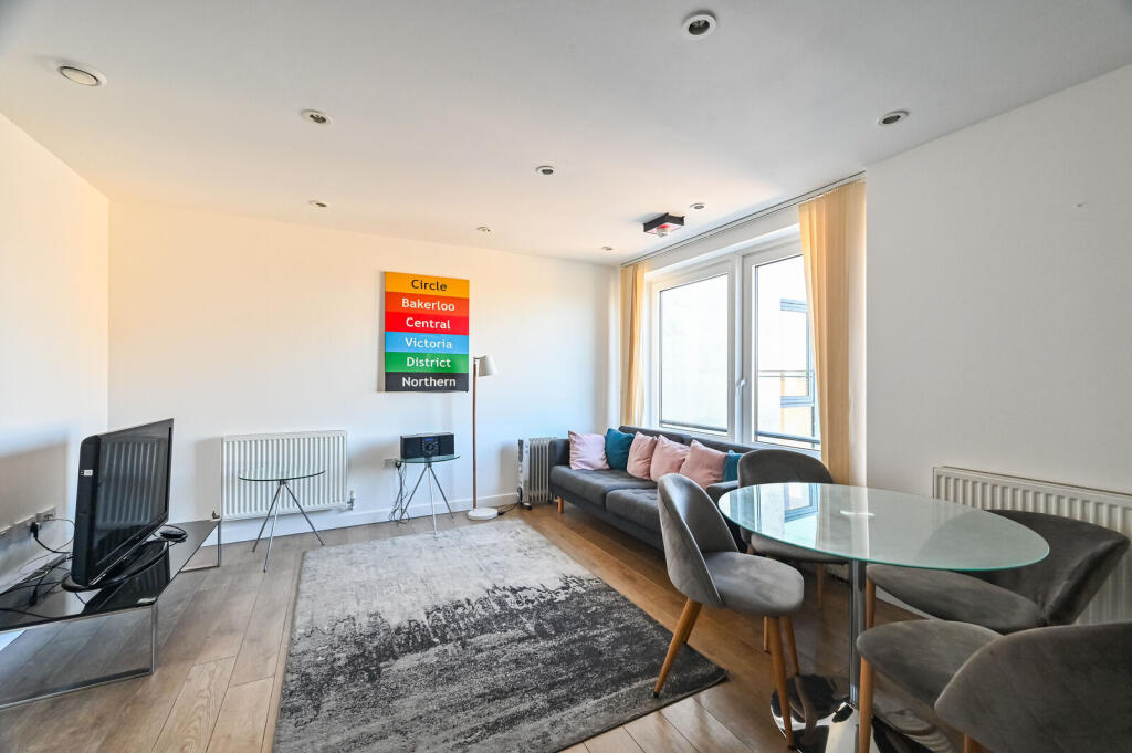 Main image of property: John Nash Mew, Limehouse, London, E14