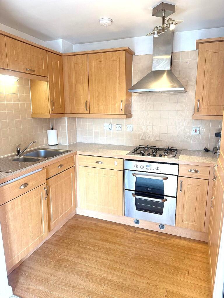 Apartment in Newport, Coedkernew - View 2