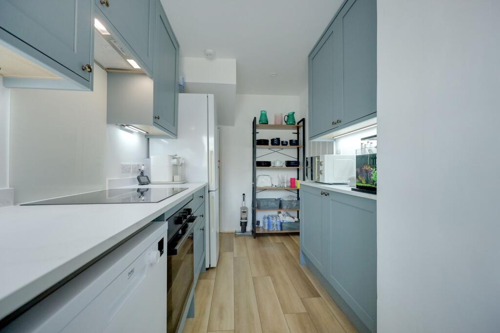 House in Redhill - View 5