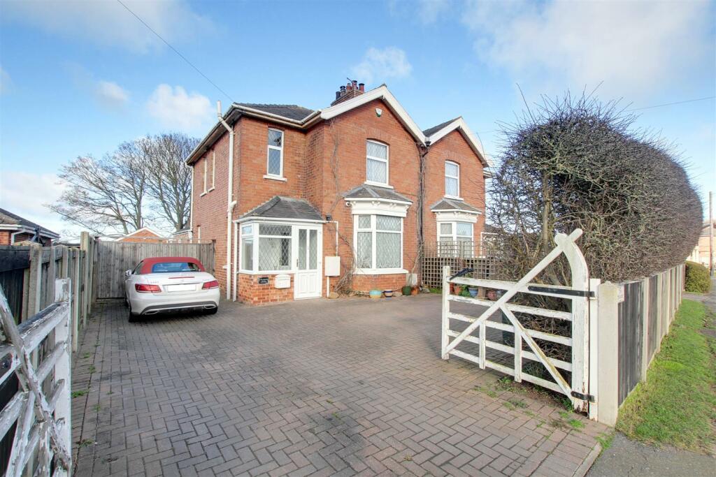 4-bed semi-detached on Strubby Road, Maltby Le Marsh, Alford, £325,000