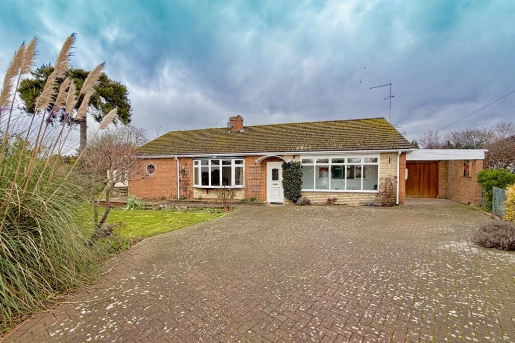 Main image of property: Paddock Close, Benson, OX10 6RS