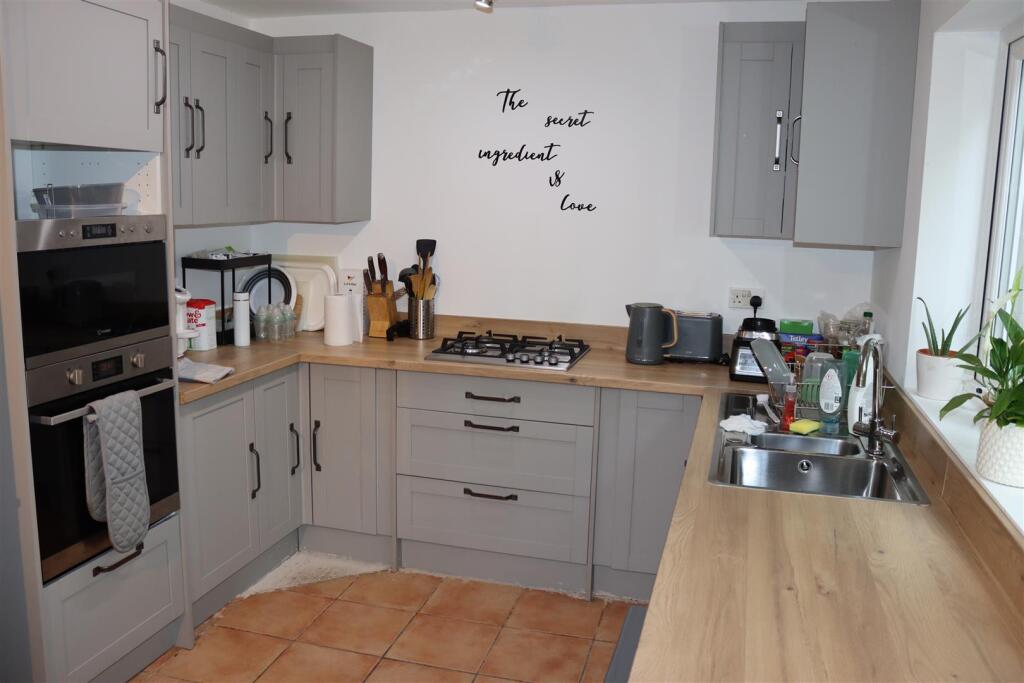 Bridgwater Close, Walsall Wood photo 4