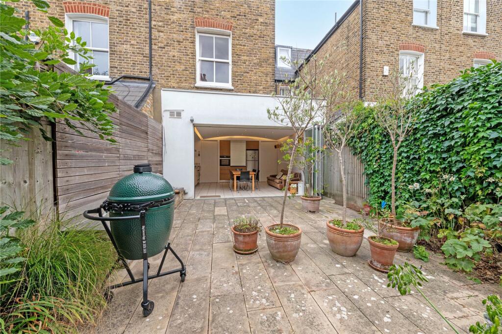 House in London - View 3