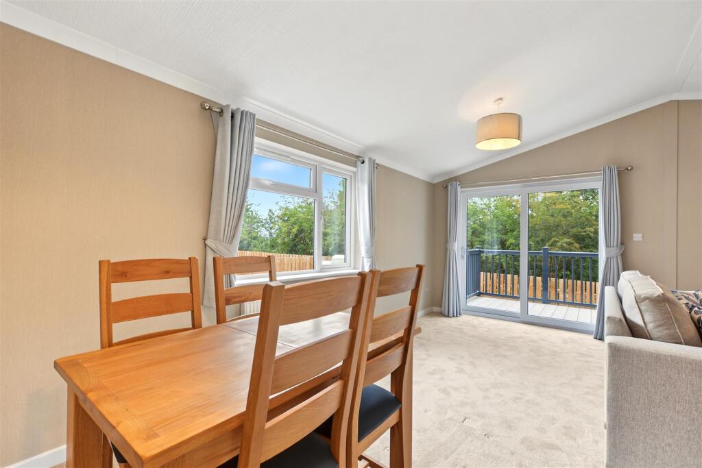House in Nottingham, Killarney Park, Bestwood Village - View 3