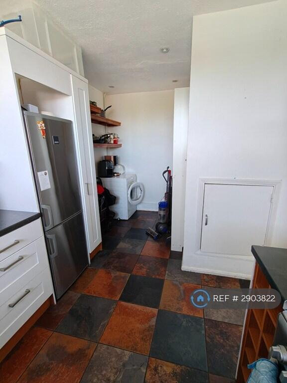 3 bedroom maisonette for rent