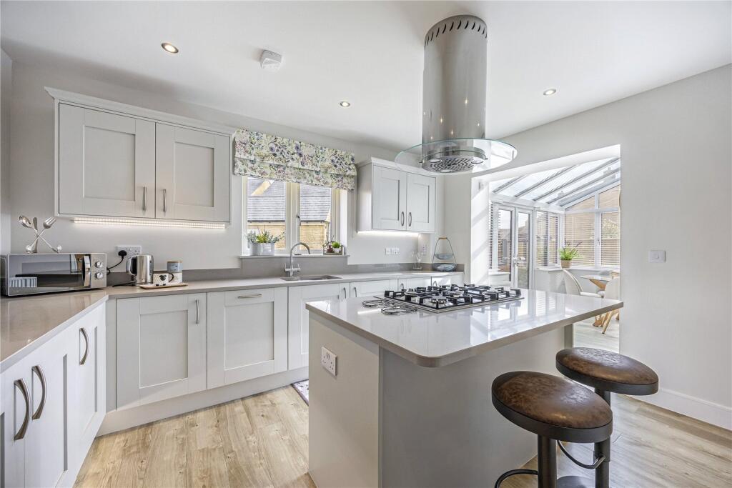 House in Worcester - View 5