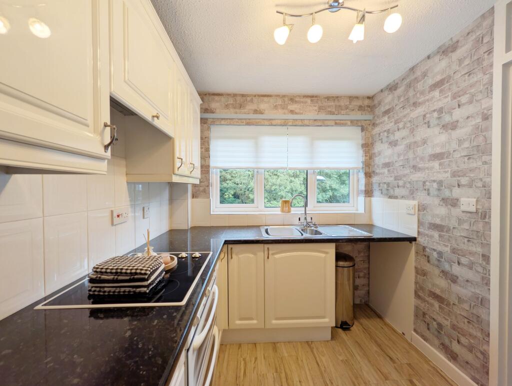 Apartment in Warrington - View 5
