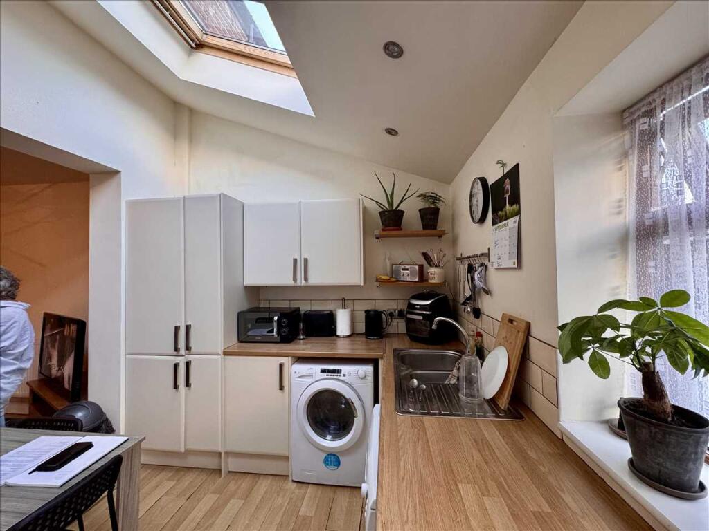 House in Nottingham - View 5