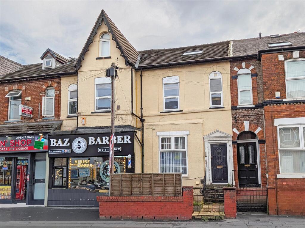 1-bed flat on School Lane, Heaton Chapel, Stockport, SK4, £130,000