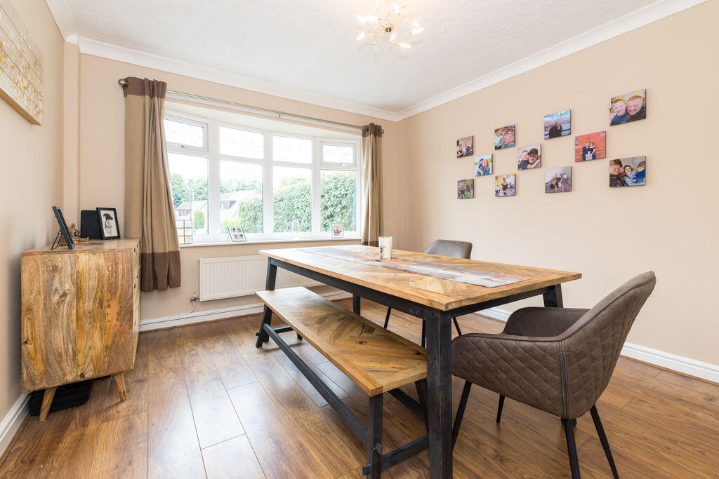 Dovedale Drive, Standish, WN6 0LQ photo 3