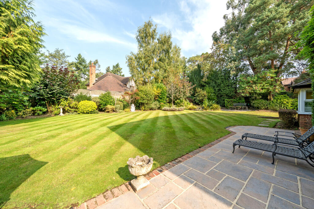 Glenfields, Stoke Poges, SL2 photo 3