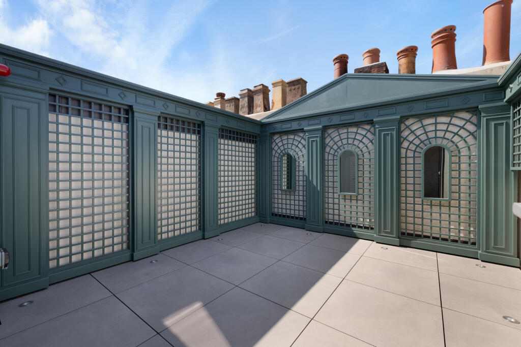 Apartment in London, City of Westminster - View 4