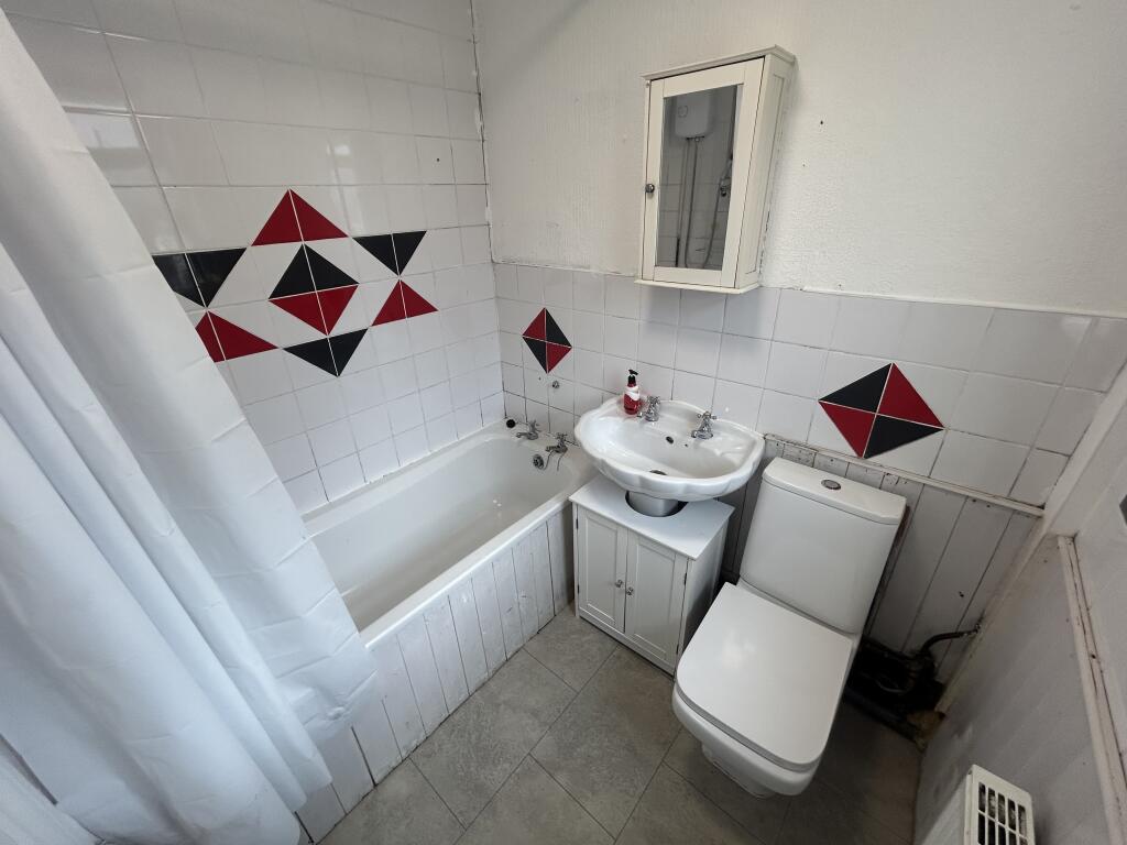 House in Rotherham, Dinnington St. John's - View 5
