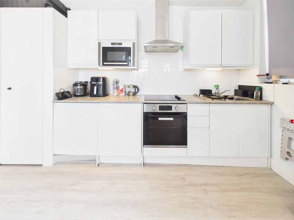 Apartment in London, St Margarets - View 3