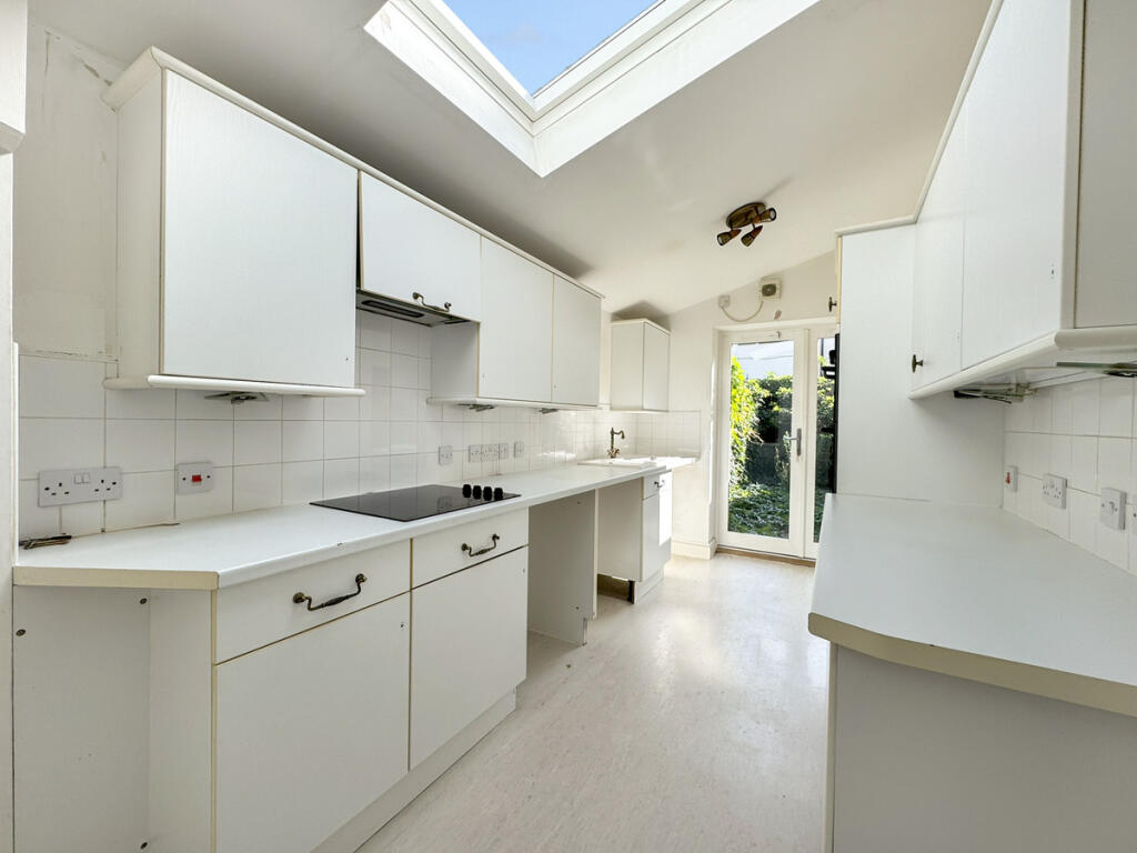 West Street, Worthing, BN11 photo 3