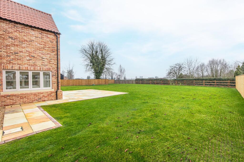 Impressive Detached New Home, Newton-in-the-Isle photo 4