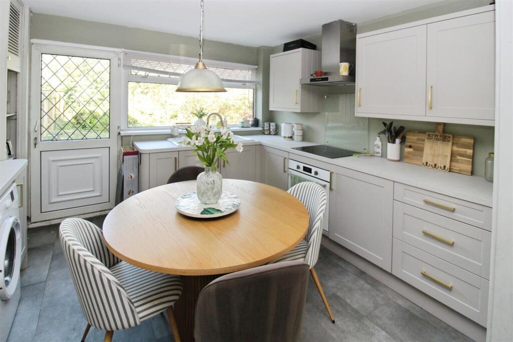 House in Hull, Kingswood - More