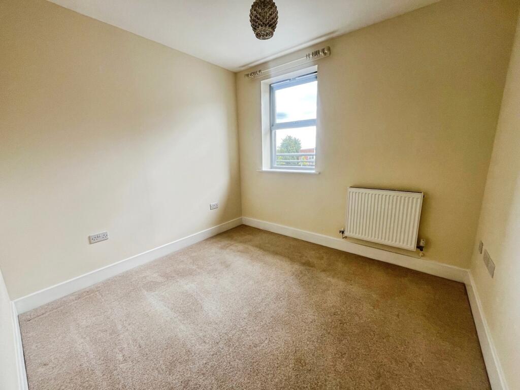 Apartment in Basingstoke and Deane, Rooksdown - More