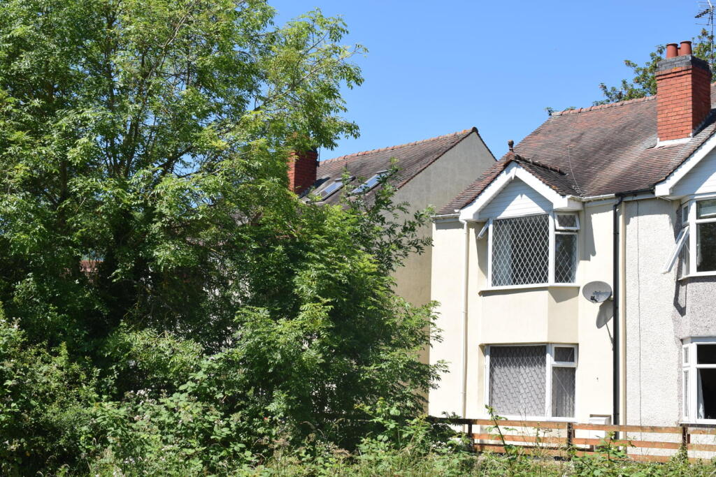 Main image of property: 4 Brook Lane, Nuneaton