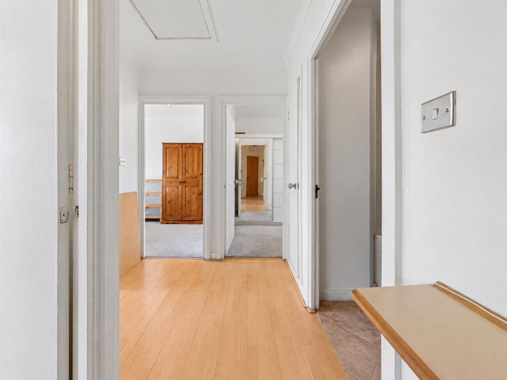 Apartment in London - View 3