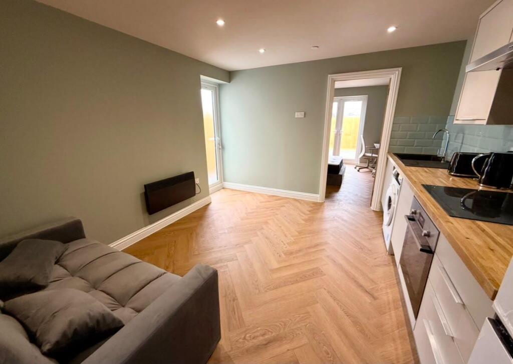 Apartment in Cardiff - View 4