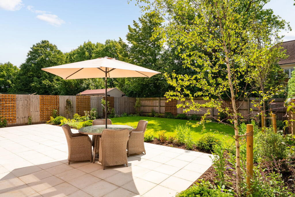 House in Uttlesford, Newport - More