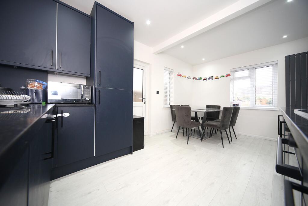 House in Dunstable, Beecroft, Central Bedfordshire - View 3